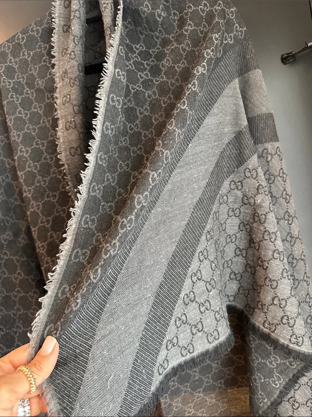 Gucci knit wrap